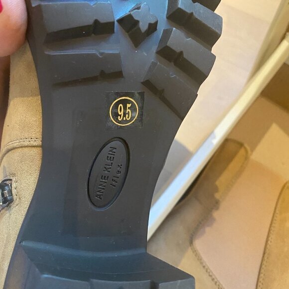 ANNE Klein "Akariella" Side Zip Lug Sole Ankle Boot Women New Taupe - Picture 11 of 11